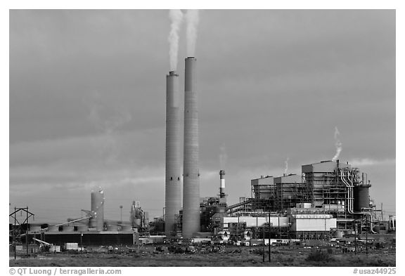 995-megawatt Cholla Power Plant, near Holbrook. Arizona, USA (black and white)