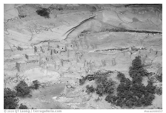 Betatakin cliff dwelling. Navajo National Monument, Arizona, USA (black and white)