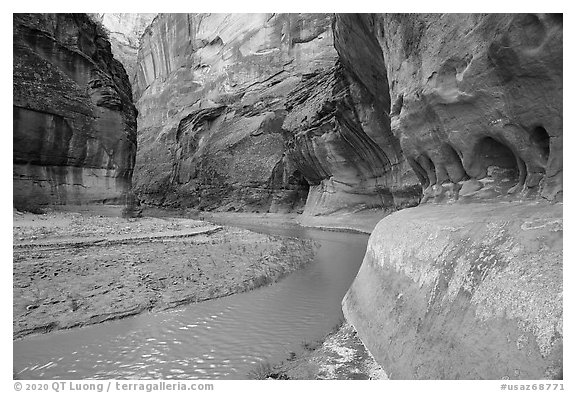 Bend in Paria Canyon with windows carved by water. Vermilion Cliffs National Monument, Arizona, USA
