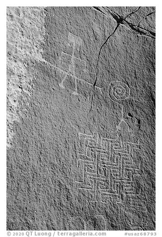 Maze petroglyph. Vermilion Cliffs National Monument, Arizona, USA (black and white)
