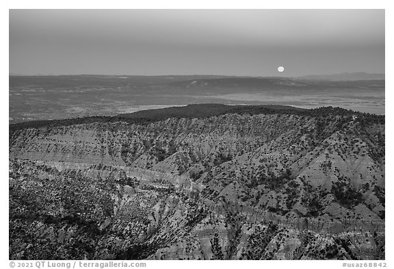 Full moon setting over Hells Hole. Grand Canyon-Parashant National Monument, Arizona, USA (black and white)