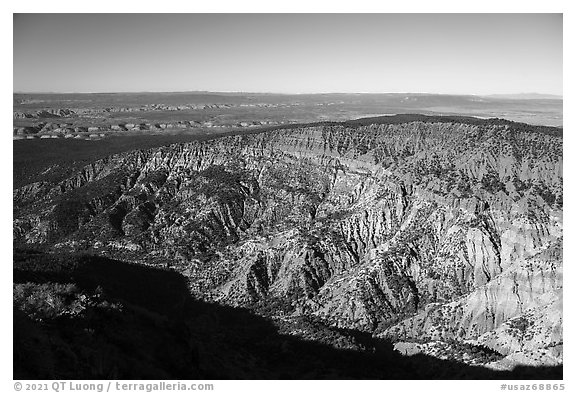 Hells Hole amphitheater from Mt Logan. Grand Canyon-Parashant National Monument, Arizona, USA (black and white)
