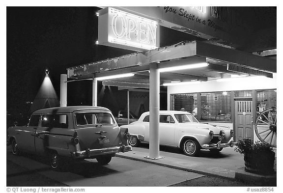 Old American cars in front of motel, Holbrook. Arizona, USA