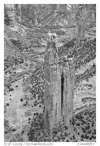 Spider Rock. Canyon de Chelly  National Monument, Arizona, USA (black and white)