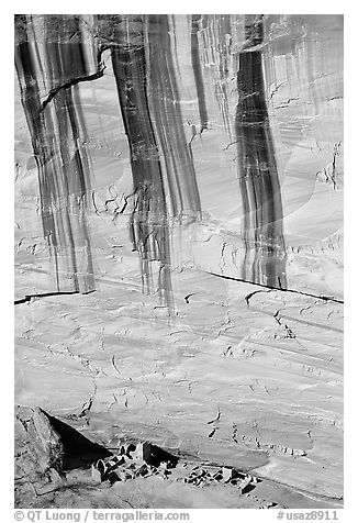 Ruins of Antelope House below huge walls. Canyon de Chelly  National Monument, Arizona, USA (black and white)