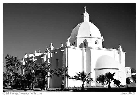 Immaculate Conception Catholic Church, Ajo. Arizona, USA (black and white)