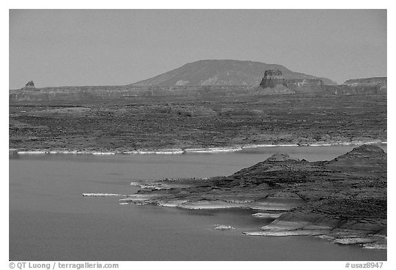 Lake Powell and Antelope Island at dusk, Glen Canyon National Recreation Area, Arizona. USA