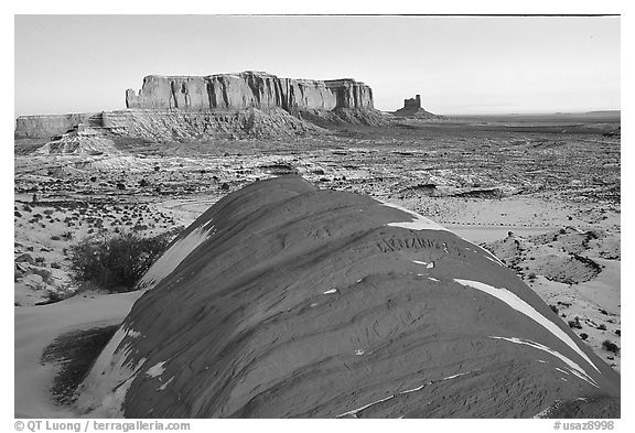 Snowy sunrise. Monument Valley Tribal Park, Navajo Nation, Arizona and Utah, USA