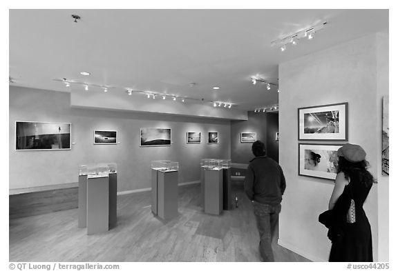 Art gallery. Telluride, Colorado, USA (black and white)