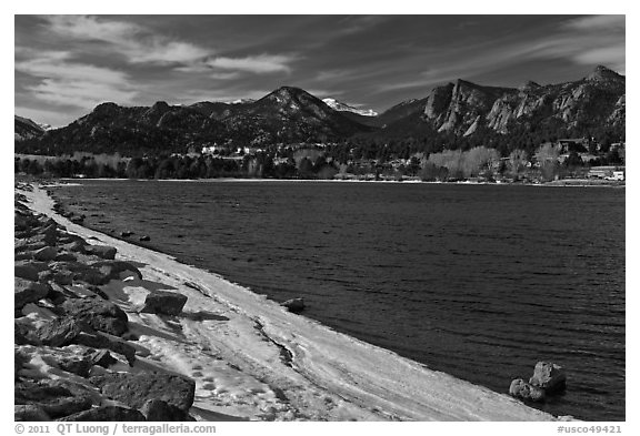 Lake Estes, late winter. Colorado, USA (black and white)