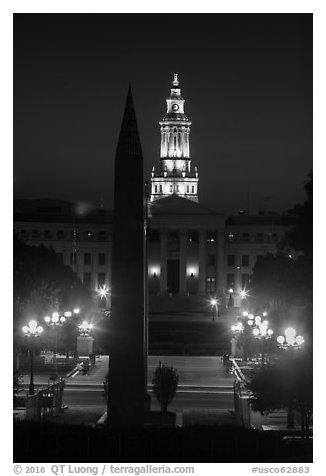 Civic Center Park and Lindsey-Flanigan courthouse at night. Denver, Colorado, USA (black and white)