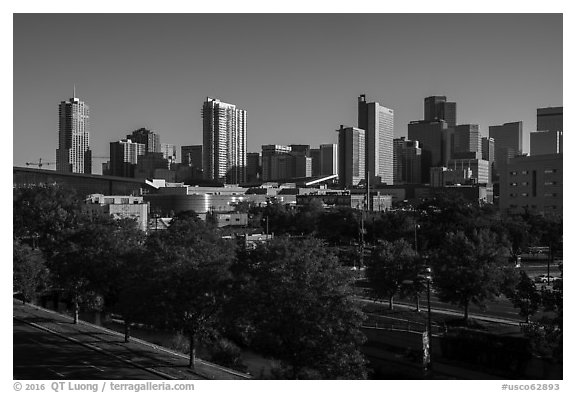 Cherry Creek and city skyline. Denver, Colorado, USA (black and white)