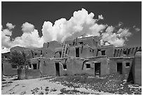 Hlaukwima. Taos, New Mexico, USA ( black and white)