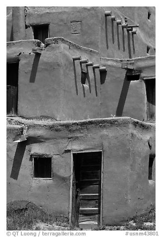 Traditional adobe construction. Taos, New Mexico, USA (black and white)
