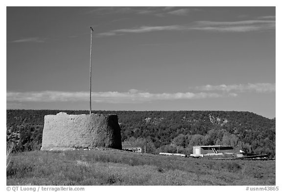 Round house kiva and homes, Picuris Pueblo. New Mexico, USA (black and white)