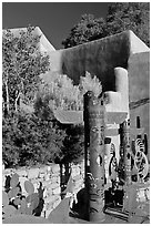 Southwest art, and adobe building. Santa Fe, New Mexico, USA ( black and white)