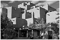 Loreto Inn hotel. Santa Fe, New Mexico, USA ( black and white)