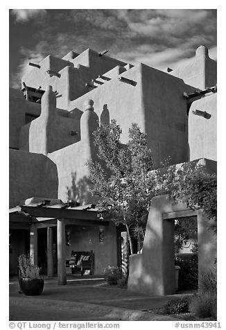 Loreto Inn Entrance. Santa Fe, New Mexico, USA