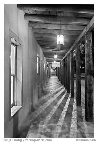 Gallery bordering Sena Plazza by night. Santa Fe, New Mexico, USA (black and white)