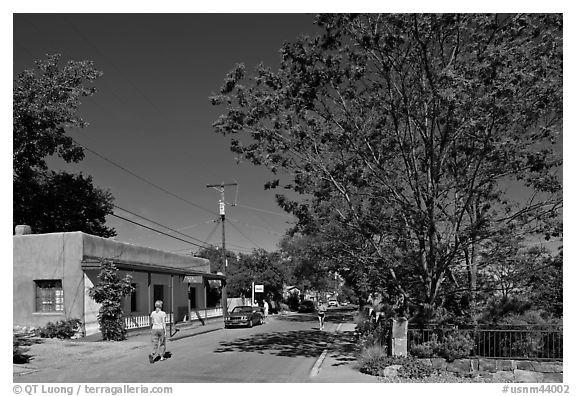 Canyon Road. Santa Fe, New Mexico, USA (black and white)