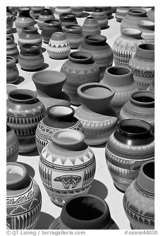 Pottery for sale. Santa Fe, New Mexico, USA (black and white)