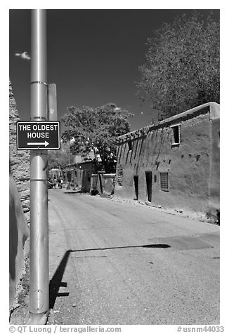 Street with Oldest House sign. Santa Fe, New Mexico, USA (black and white)