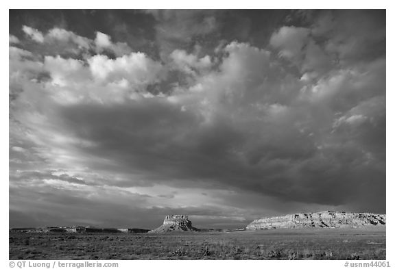 Approach to Chaco Canyon. Chaco Culture National Historic Park, New Mexico, USA