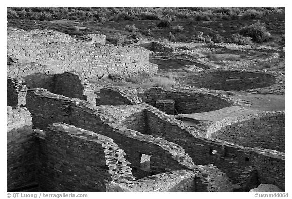 Rooms and kivas, Pueblo Bonito. Chaco Culture National Historic Park, New Mexico, USA