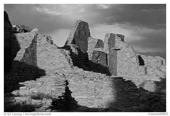 Walls at sunset, Pueblo Bonito. Chaco Culture National Historic Park, New Mexico, USA