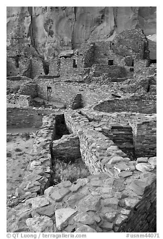 Ancient Pueblo Bonito ruins. Chaco Culture National Historic Park, New Mexico, USA (black and white)