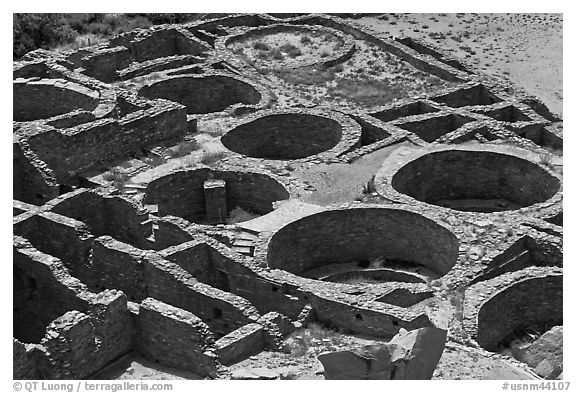 Kivas and rooms of Pueblo Bonito seen from above. Chaco Culture National Historic Park, New Mexico, USA