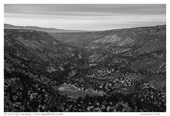 Rio Grande Gorge from Chawalauna Overlook, winter sunrise. Rio Grande Del Norte National Monument, New Mexico, USA (black and white)