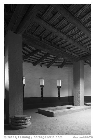 Wnndows and roof inside Great Kiva. Aztek Ruins National Monument, New Mexico, USA (black and white)
