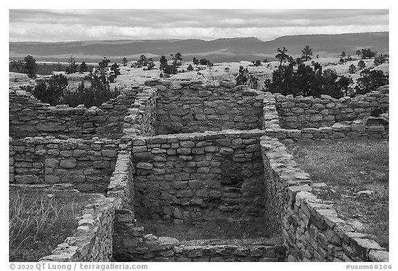 Ruined walls, Atsinna Pueblo. El Morro National Monument, New Mexico, USA