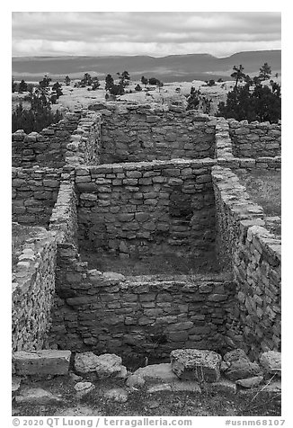 Masonery walls, Atsinna Pueblo. El Morro National Monument, New Mexico, USA (black and white)