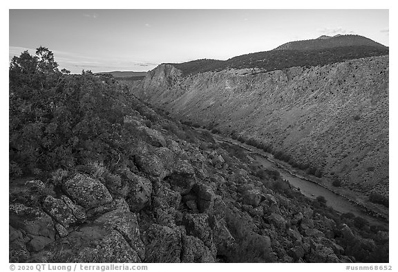 Rio Grande Gorge and Cerro Chiflo at dawn from Sheep Crossing. Rio Grande Del Norte National Monument, New Mexico, USA (black and white)
