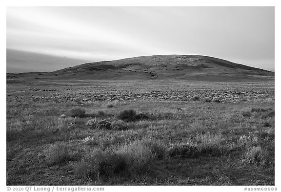 San Antonio Mountain rising above Pinabetal Mesa. Rio Grande Del Norte National Monument, New Mexico, USA (black and white)