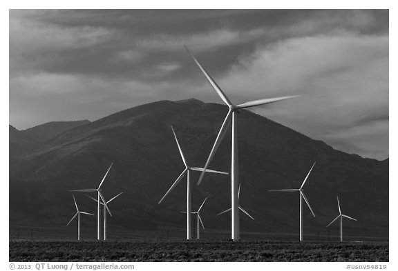 Electricity-generating windmills. Nevada, USA (black and white)