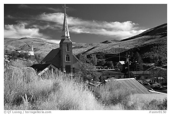 Church and town, Austin. Nevada, USA (black and white)