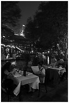Riverside dinning on the Riverwalk. San Antonio, Texas, USA ( black and white)