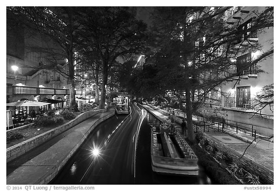 Barge at night, Riverwalk. San Antonio, Texas, USA (black and white)