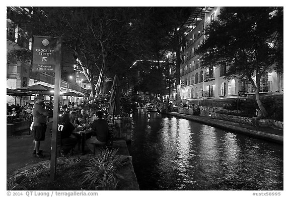 Riverwalk at night. San Antonio, Texas, USA (black and white)