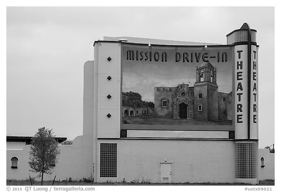 Mission drive-in theatre. San Antonio, Texas, USA (black and white)