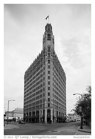 Emily Morgan hotel. San Antonio, Texas, USA (black and white)