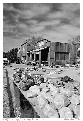 Rock shop. Utah, USA (black and white)