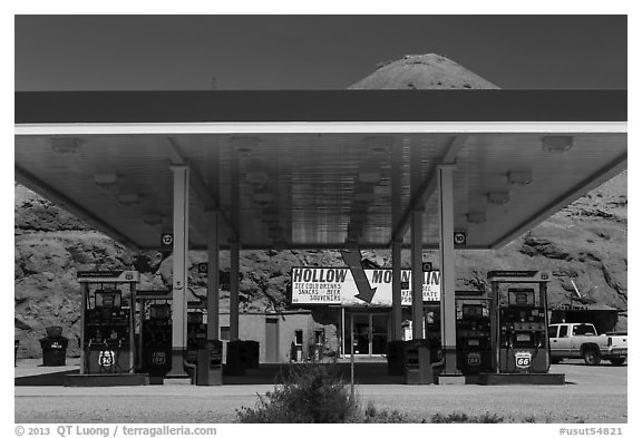 Hollow Mountain gas station, Hanksville. Utah, USA (black and white)