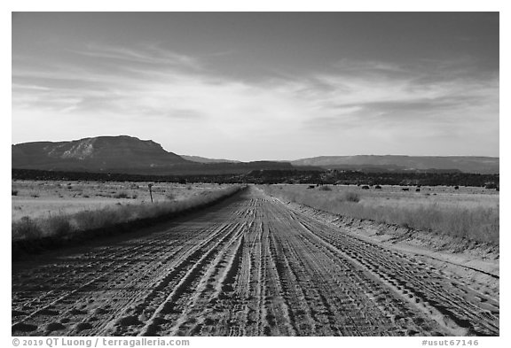 Hole-in-the-Rock Road. Grand Staircase Escalante National Monument, Utah, USA (black and white)