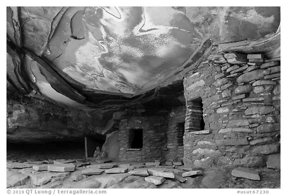 Fallen Roof House. Bears Ears National Monument, Utah, USA (black and white)