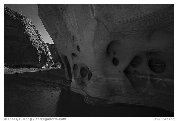 Paria River Windows at night. Grand Staircase Escalante National Monument, Utah, USA (black and white)