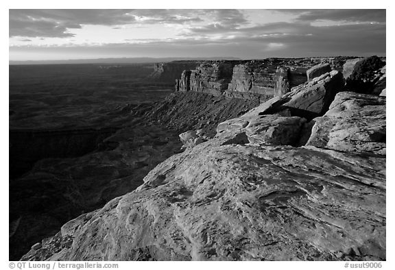 Cliffs near Muley Point, sunset. Bears Ears National Monument, Utah, USA (black and white)